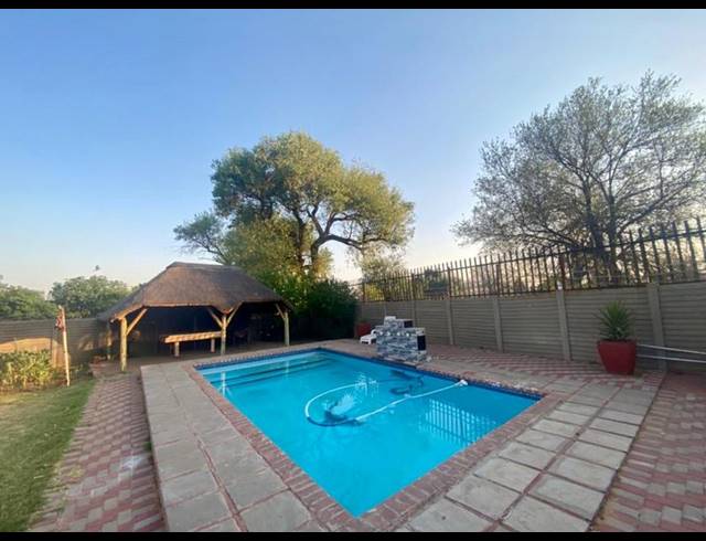 3 BEDROOM HOUSE FOR SALE IN VANDERBIJLPARK CW 5